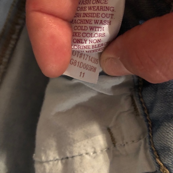 Women’s high rise shorts - Picture 3 of 4